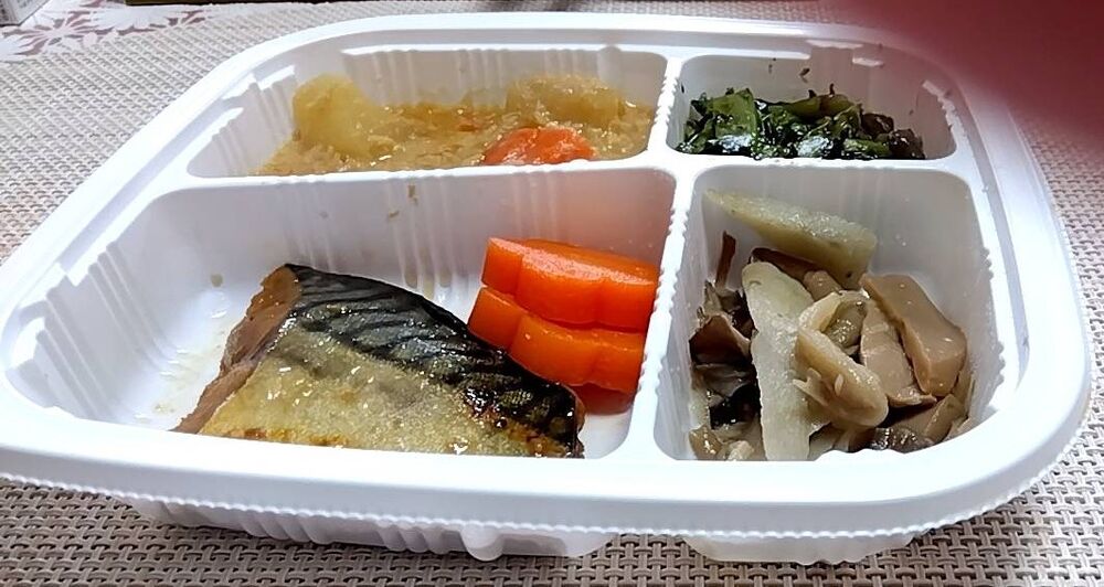 大根とぞぼろ煮、鯖の煮付け 等の画像