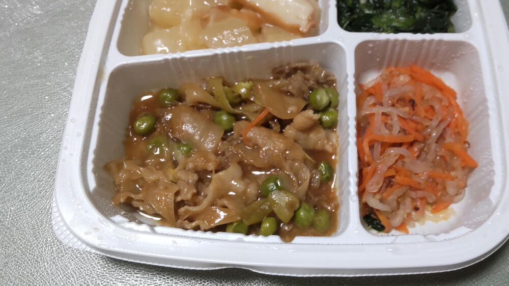 豚肉の甘辛炒め、大根とさつま揚げの煮物 等の画像