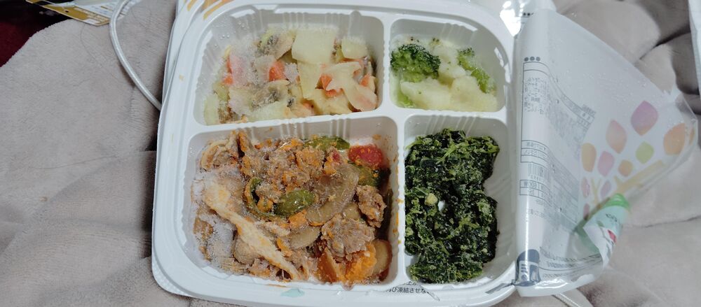 牛肉のトマト煮、あさりとキャベツのクリームシチュー風 等の画像