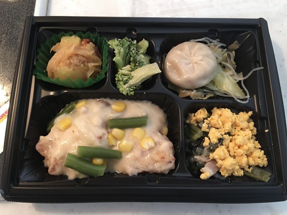 広東風　鶏肉と白菜のクリーム煮、小籠包 等の画像