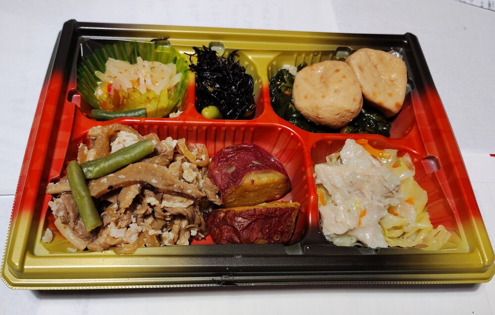 牛肉ときのこの甘辛煮、ワタミファームの有機さつま芋を添えて 等の画像
