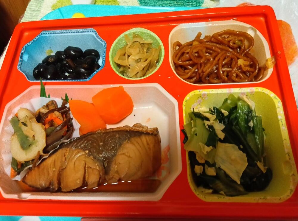 ぶりの煮付け、人参煮 等の画像