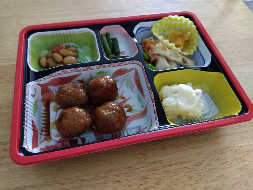 肉団子、ポテトサラダ 等の画像