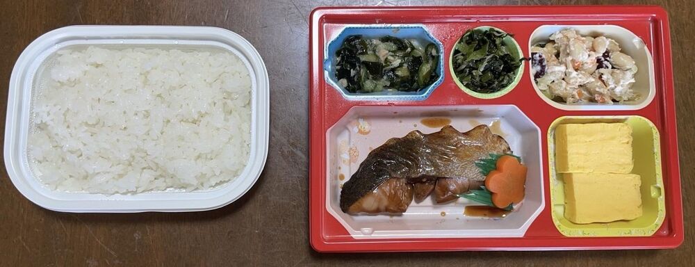 ぶり照焼き、花形人参  等の画像