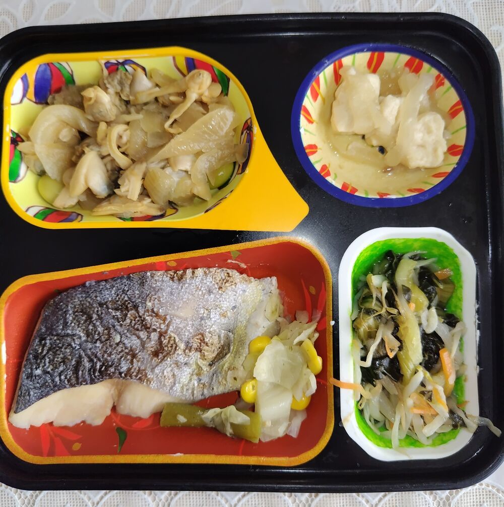 シイラの塩焼き、チンゲン菜ともやしのナムル 等の画像