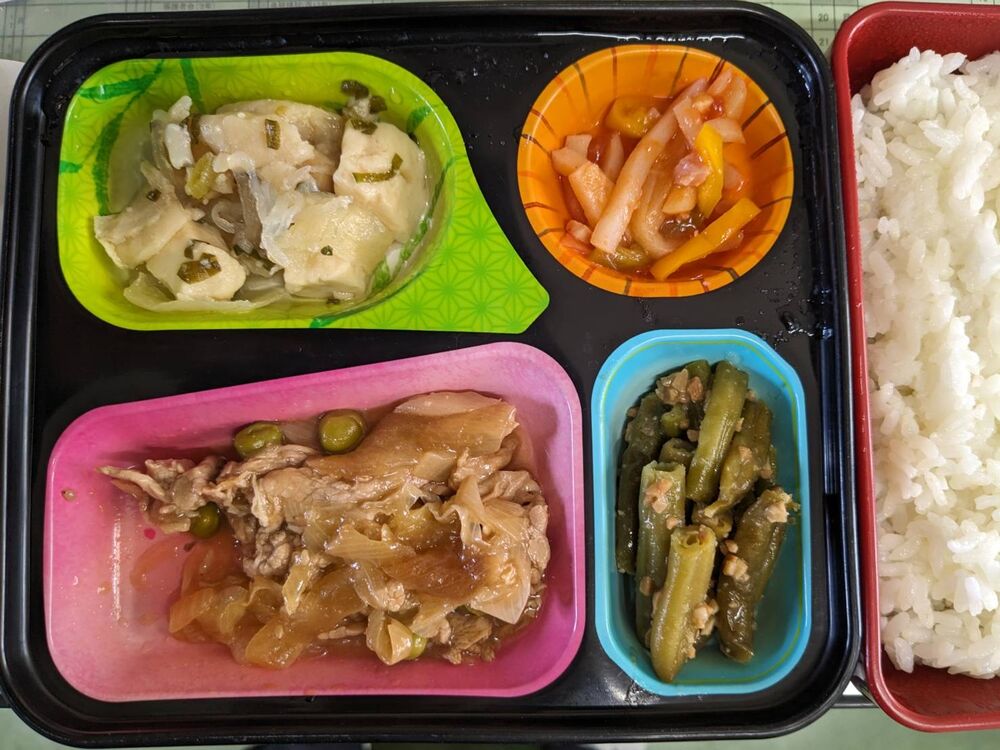 豚肉の甘辛炒め、インゲンのピーナッツ和え 等の画像