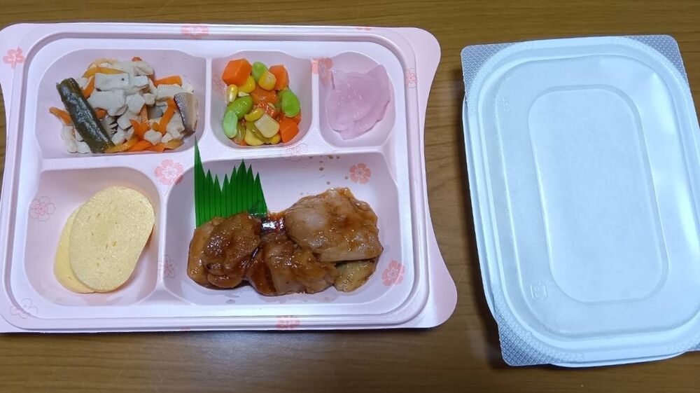 炭火焼き鳥、卵焼き 等の画像