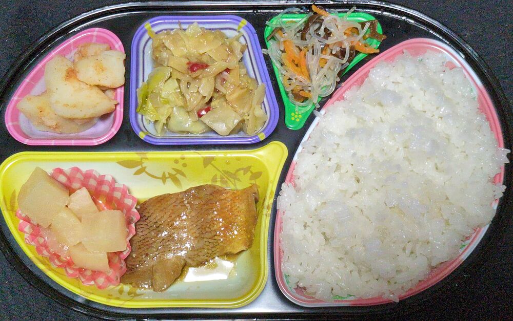 赤魚の生姜煮、じゃが芋のスパイス蒸し 等の画像
