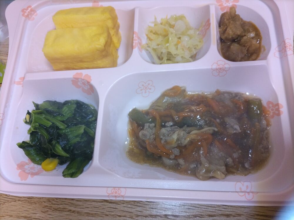 牛肉と野菜のオイスターソース、ほうれん草コーンバター 等の画像