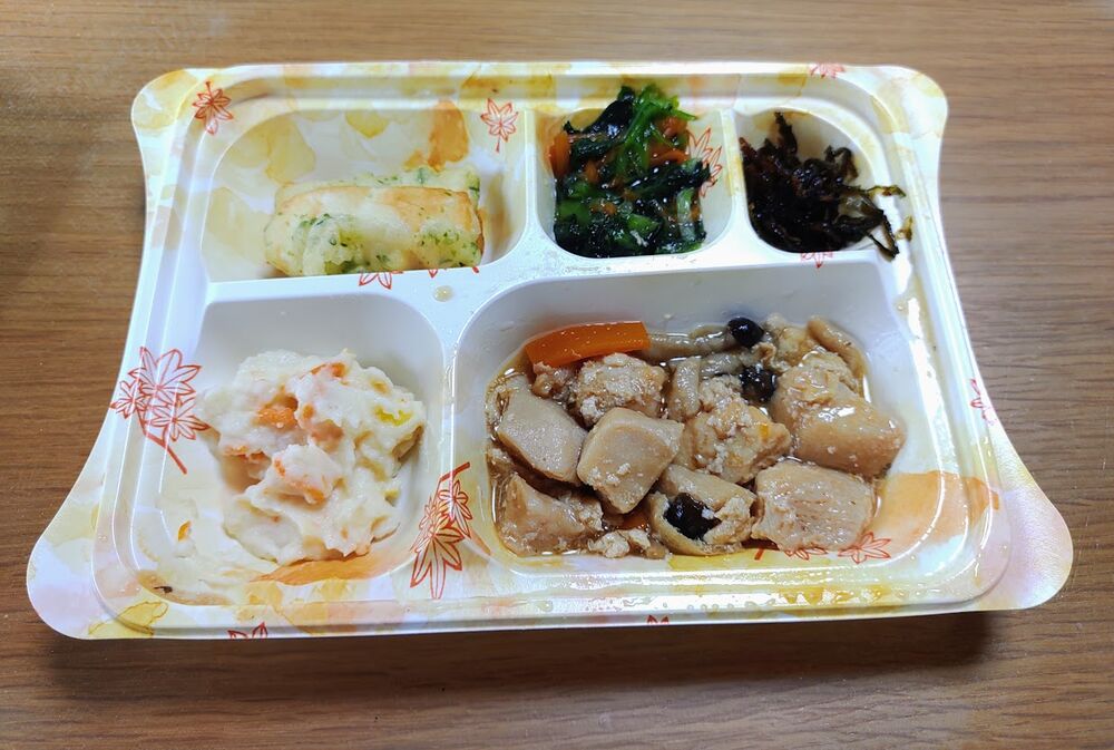 鶏肉とぶなしめじの和風醤油、ポテトサラダ 等の画像