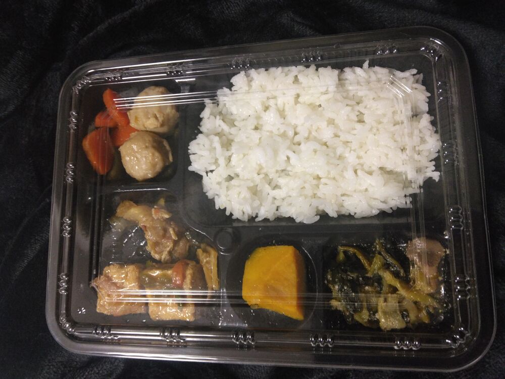 家常豆腐、イカ入りつみれの炊き合せ 等の画像