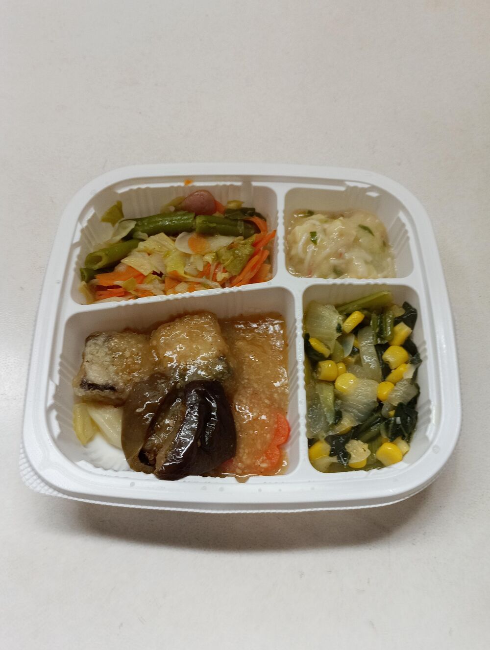 アジと茄子の胡麻味噌だれ、野菜炒め 等の画像