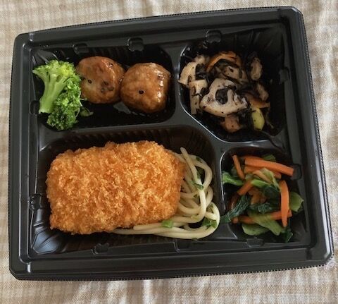 エビカツ、肉団子ごま入り照り焼きソース 等の画像