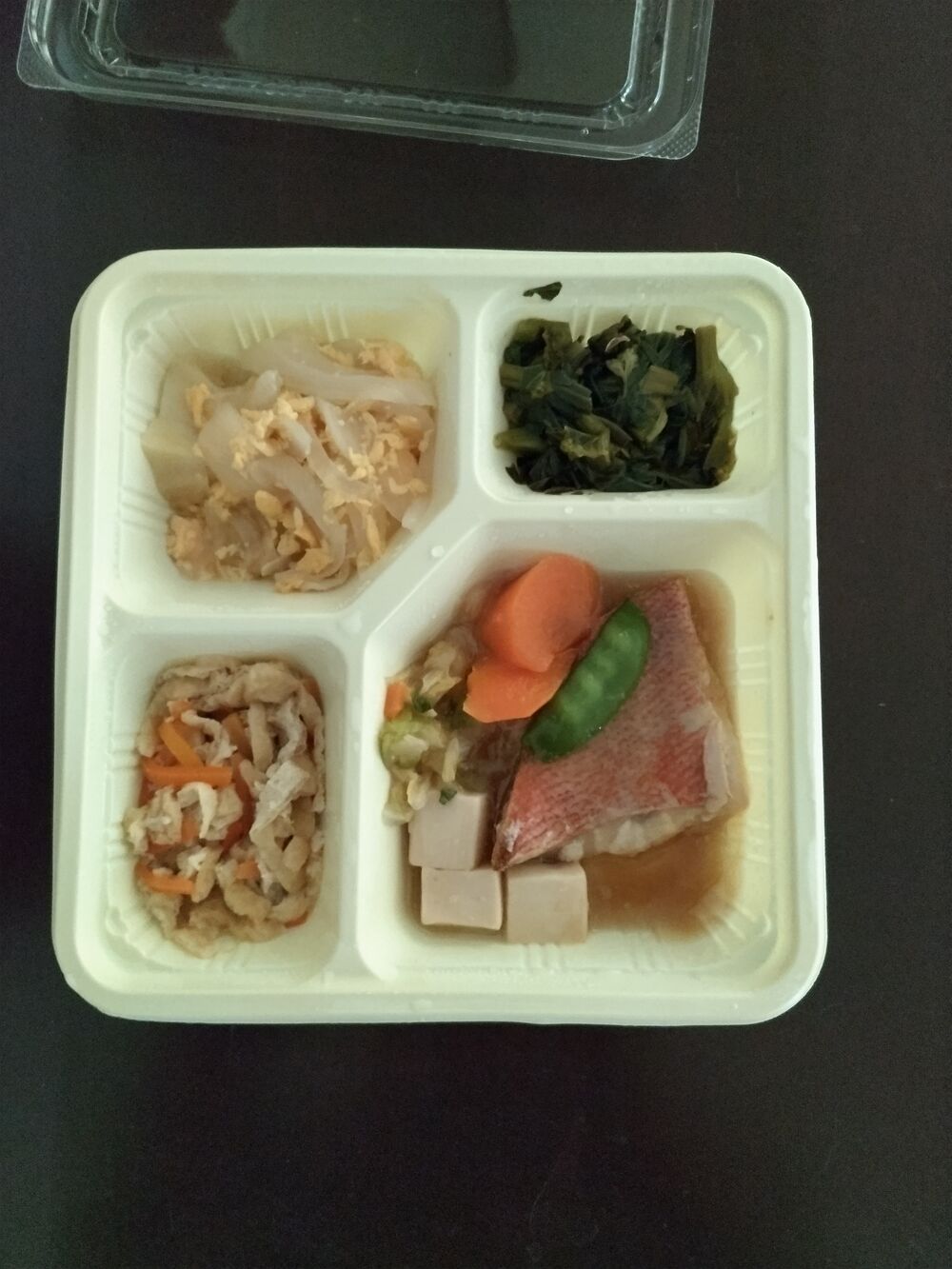 赤魚の煮物、油揚げと人参の煮物 等の画像