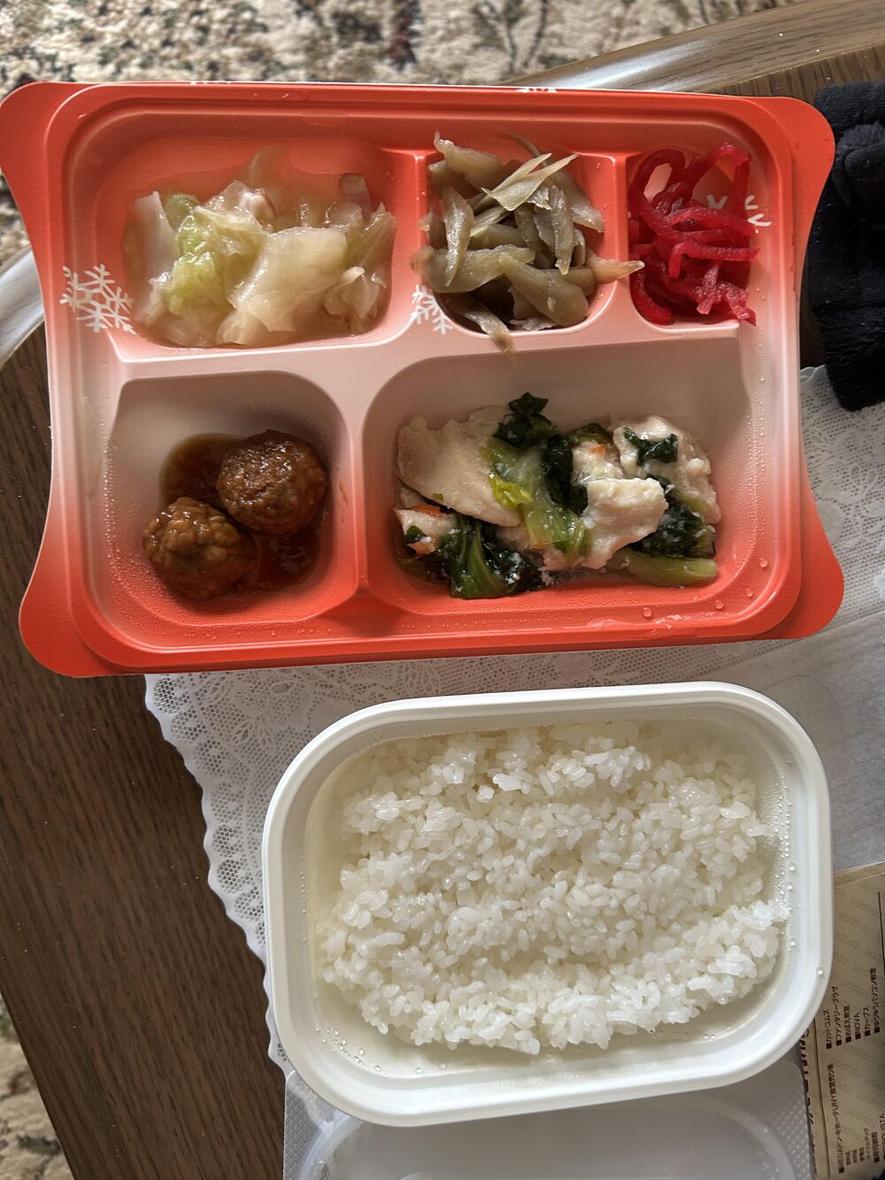 鶏肉としろ菜の旨煮、ミートポール 等の画像