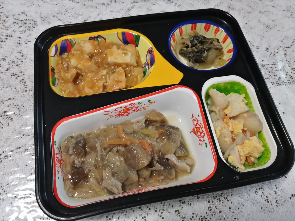 豚肉と茄子の味噌炒め、麩と榎のさっと煮 等の画像