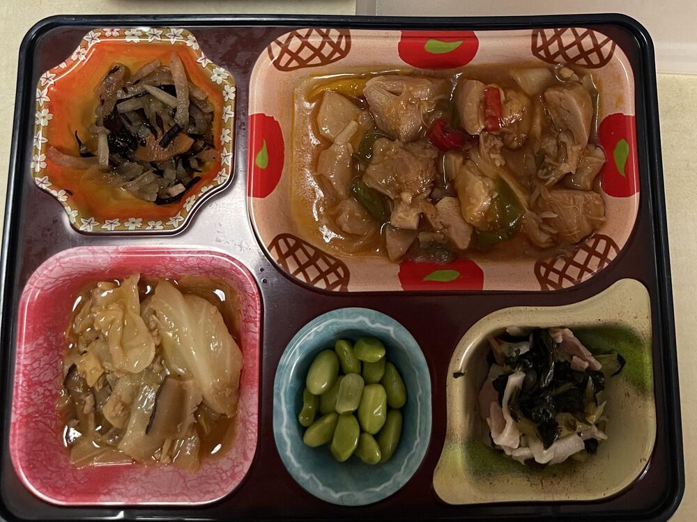 キャベツの麻婆あんかけ、小松菜とベーコンのバター炒め 等の画像