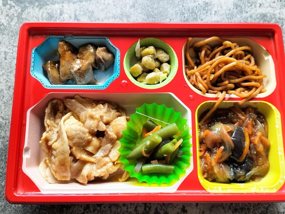 豚肉の味噌仕立て、いんげんの生姜醤油和え 等の画像