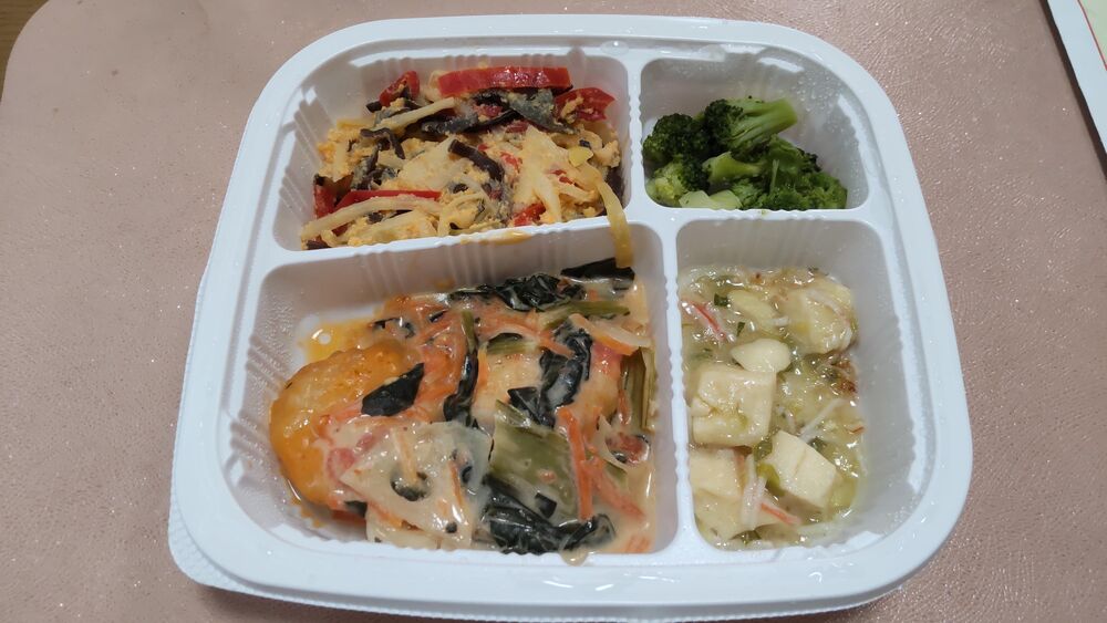 野菜たっぷりエビマヨ、タケノコと玉子の中華風炒め 等の画像