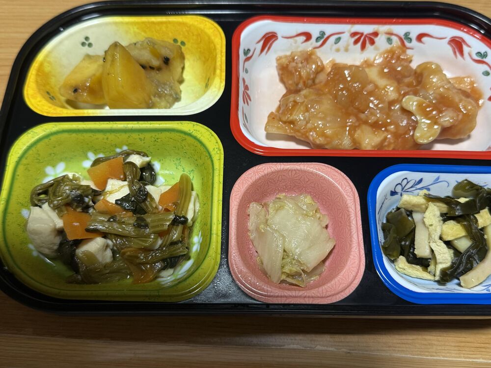 エビチリ、さつまいもの甘煮 等の画像