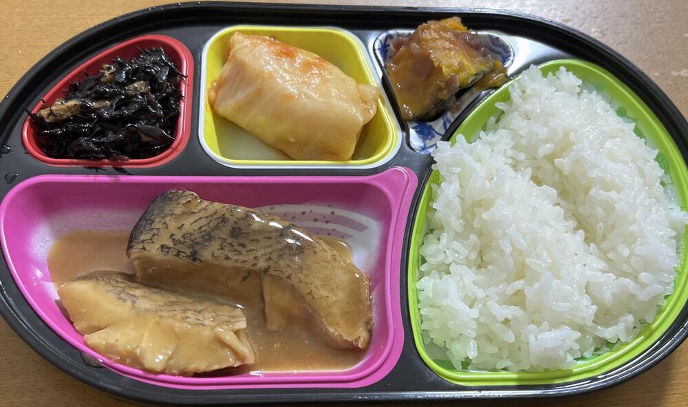 メバルの昆布煮、ひじき煮 等の画像