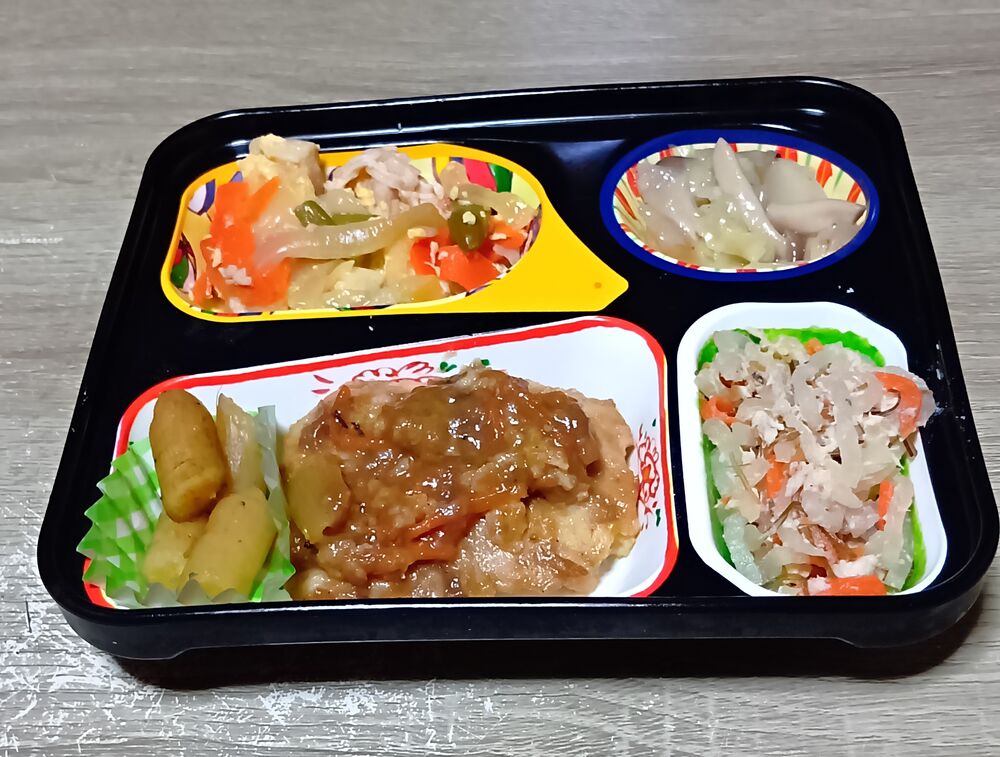 いかの天ぷらカレー南蛮、蒸し鶏と大根の甘酢サラダ 等の画像