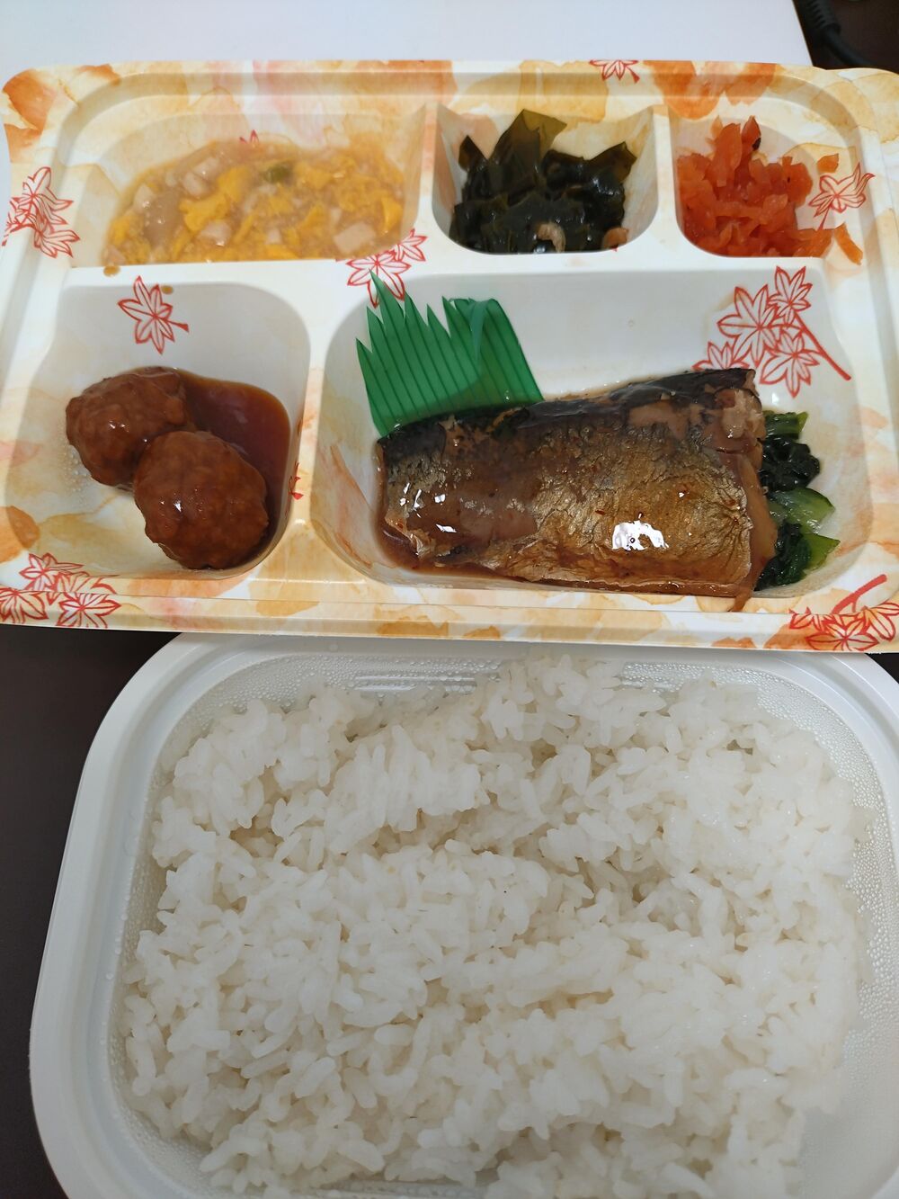 ごはん、にしん甘辛煮 等の画像