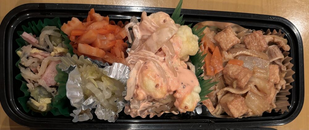 豚肉とサイコロ絹揚げの味噌炒め、エビとブロッコリーのマスタード和え 等の画像