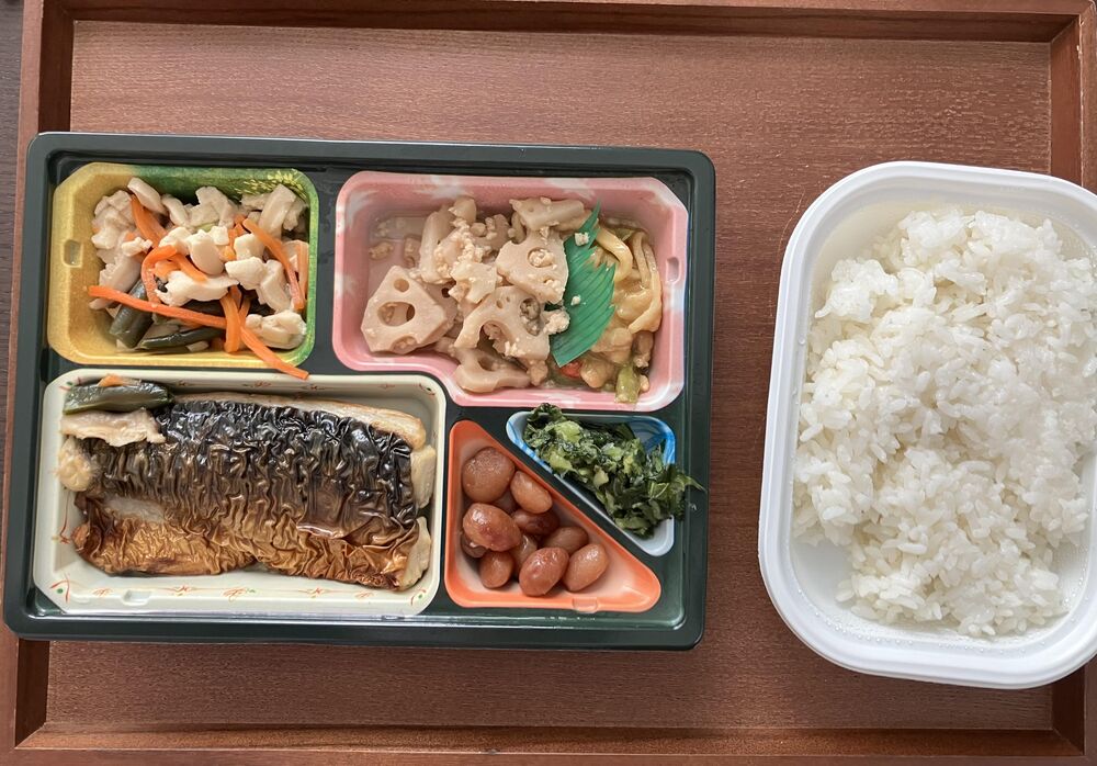 さば塩焼き、蓮根そぼろ 等の画像