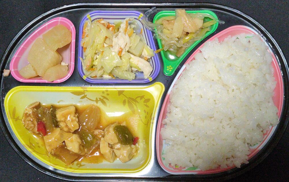 豆腐と豚肉の中華炒め、大根の煮物洋風仕立て 等の画像