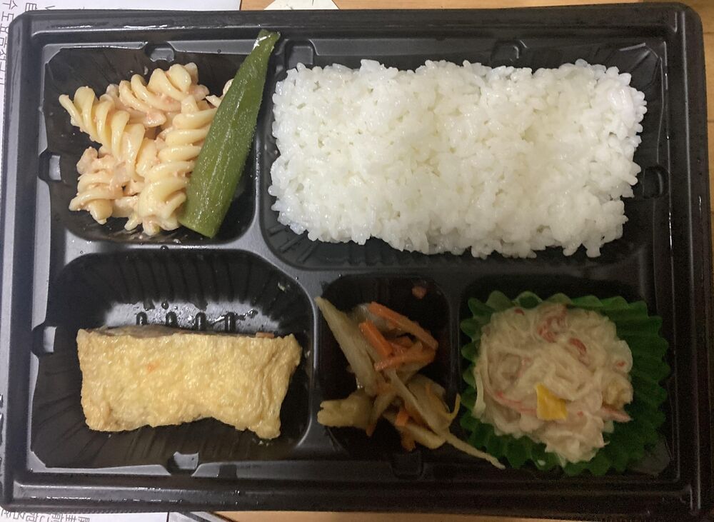 いなり煮物、マカロニのあえもの 等の画像