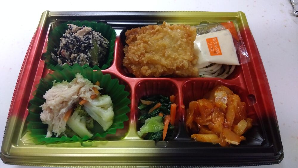 チキン南蛮、蒸し鶏と花野菜の和風サラダ 等の画像