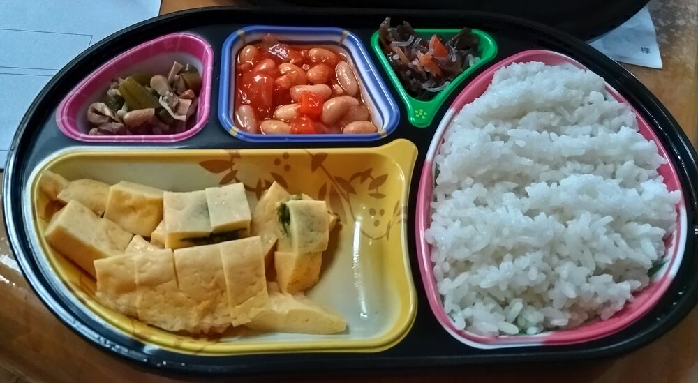 ほうれん草オムレツ、いんげんときのこの生姜風味 等の画像
